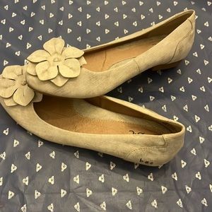 b.o.c. Flats - Size 7
